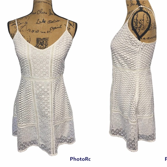 Abercrombie Dresses & Skirts - Abercrombie Summer Dress Spaghetti Straps White